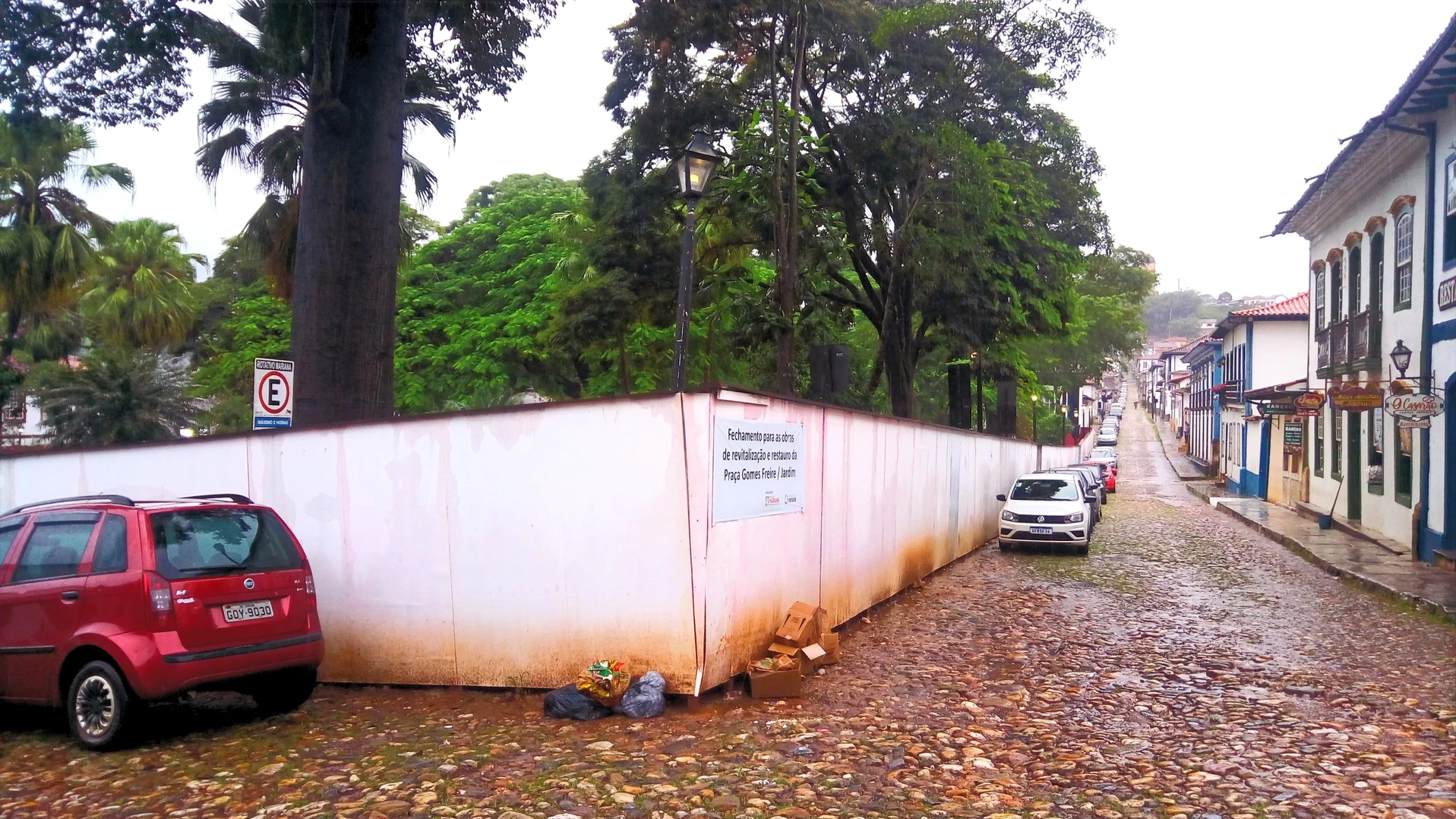 Interditada no início de janeiro, a Praça Gomes Freire (Jardim) vai passar por um processo de revitalização com duração prevista de oito meses